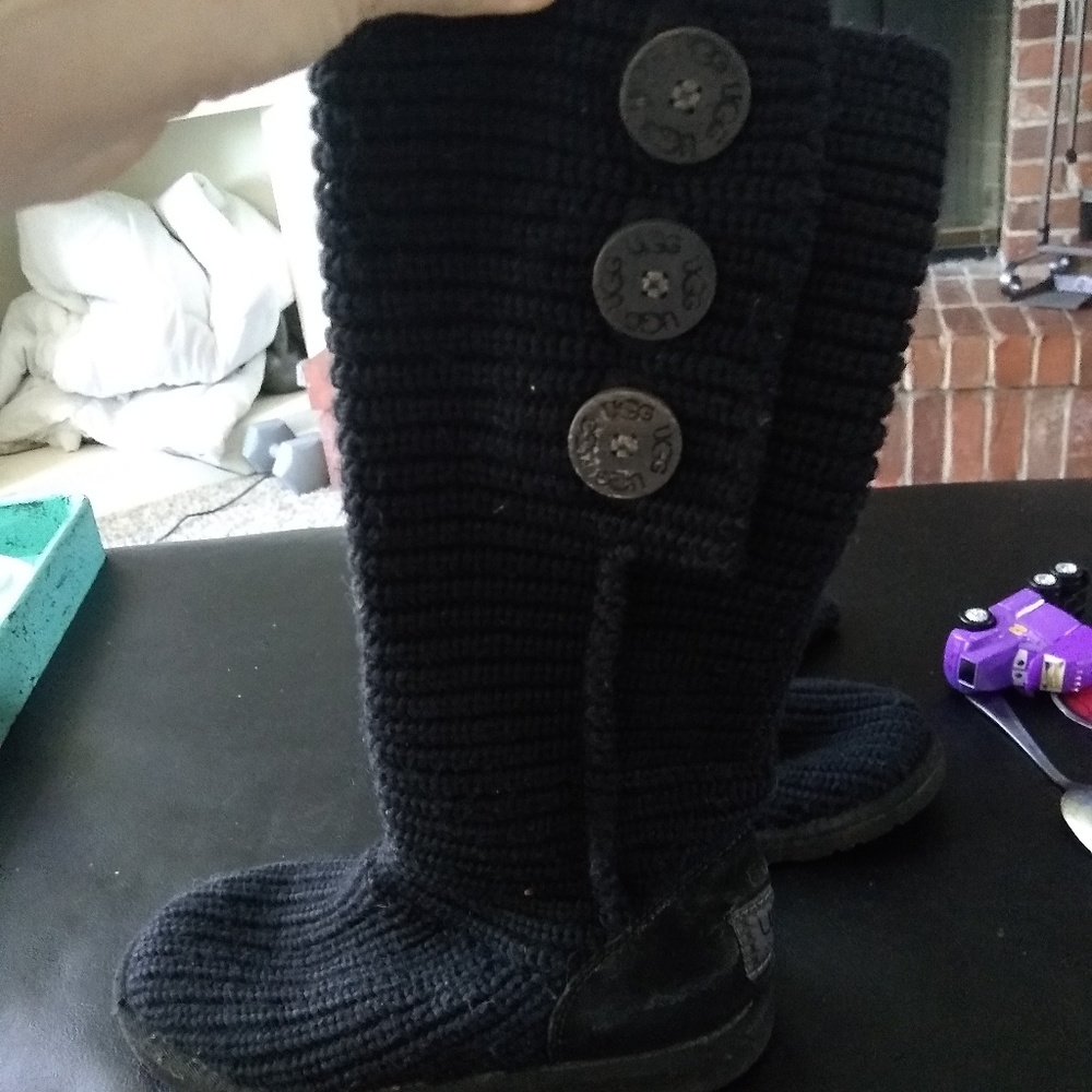 Ugg Women's classic Cardy boots.